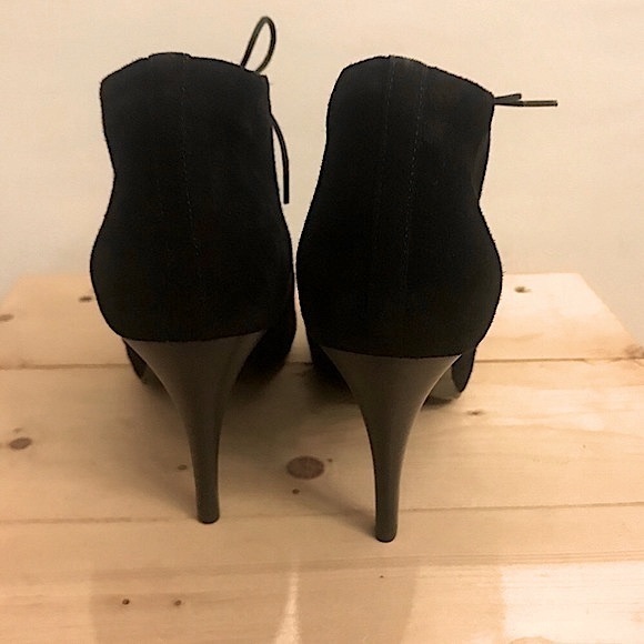 *SOLD* J. Crew Suede Peep Toe Ankle Booties Size: 7 - Picture 6 of 6